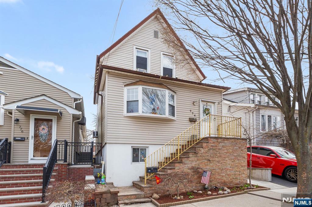$650,000 Colonial