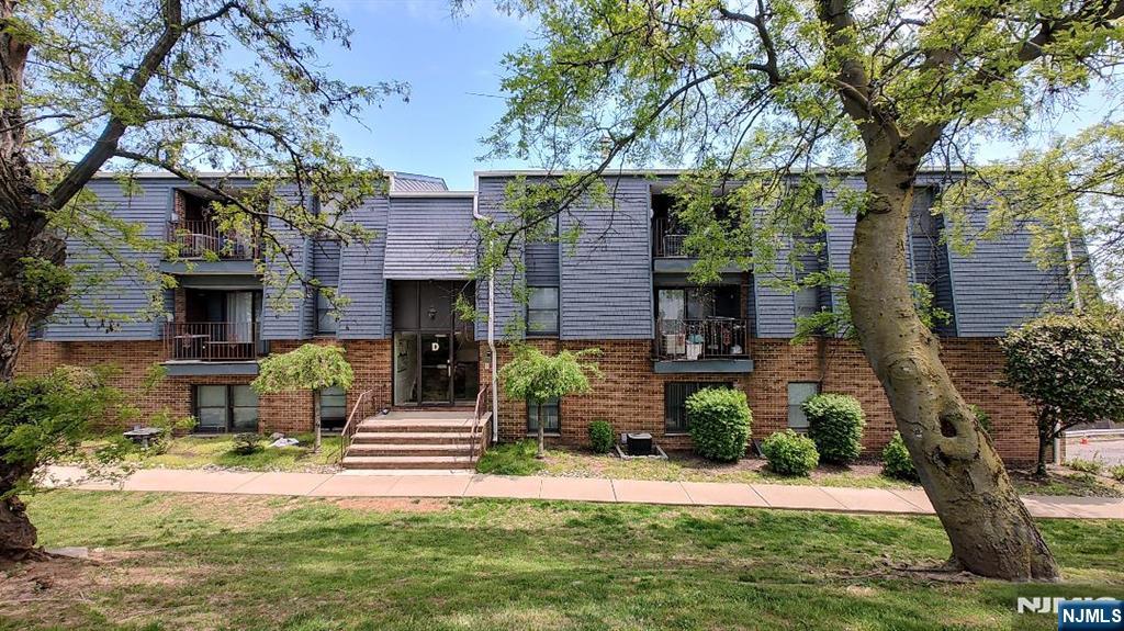 $325,000 Condo