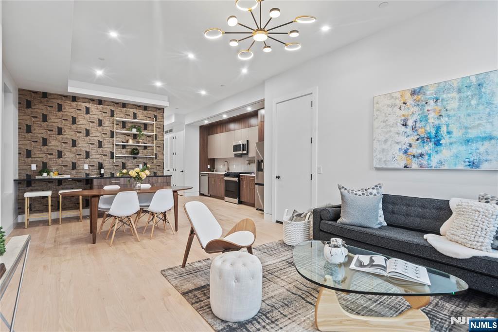 $599,000 Condo