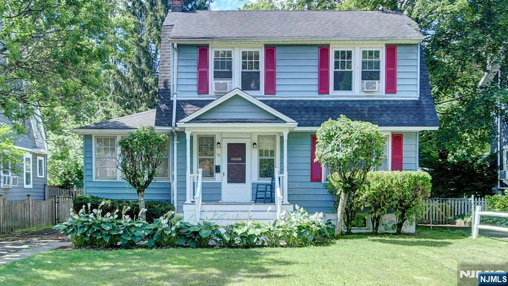 $849,000 Colonial