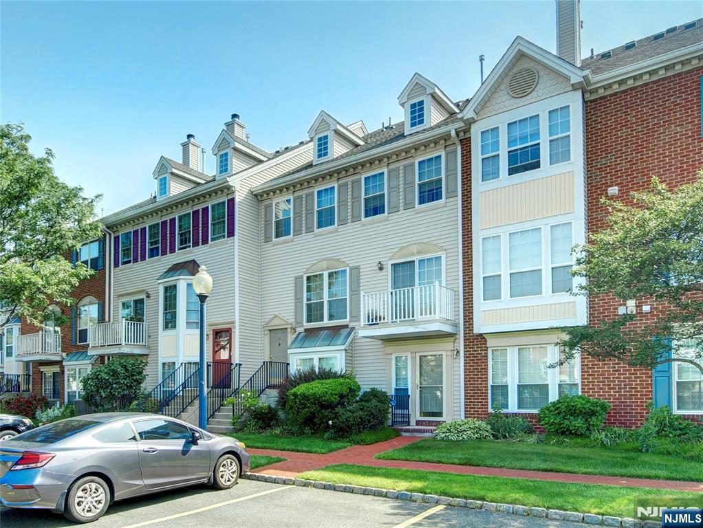 $485,000 Condo