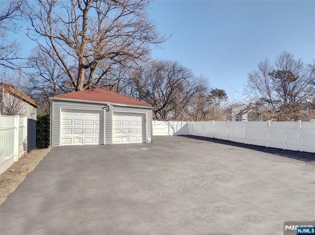 Homes for sale in Newark, NJ | 33 Vailsburg, Newark, NJ 07106 | MLS# 25016212