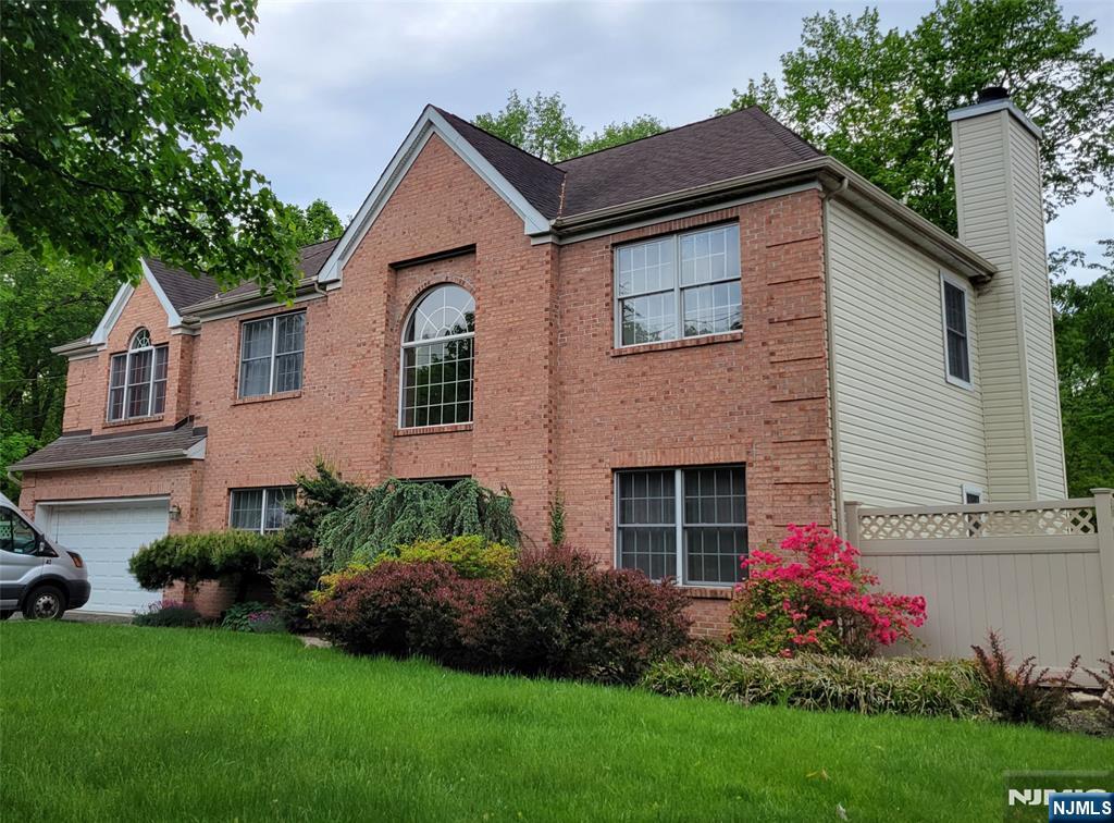 $1,199,000 Contemporary