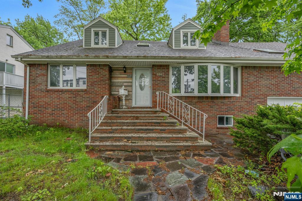 $1,250,000 Bi-Level