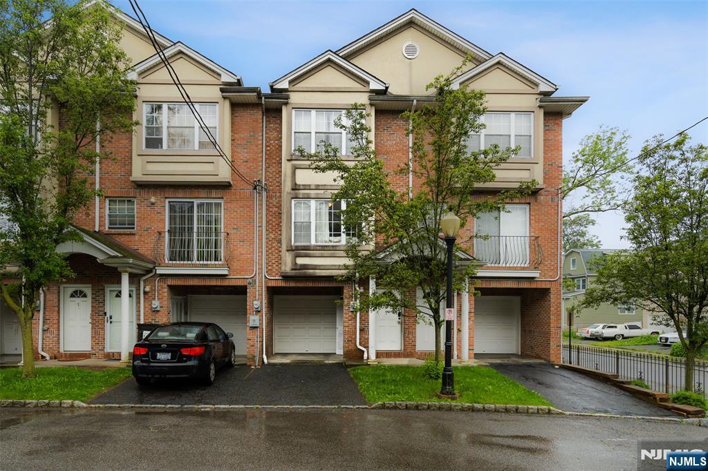 $350,000 Townhouse