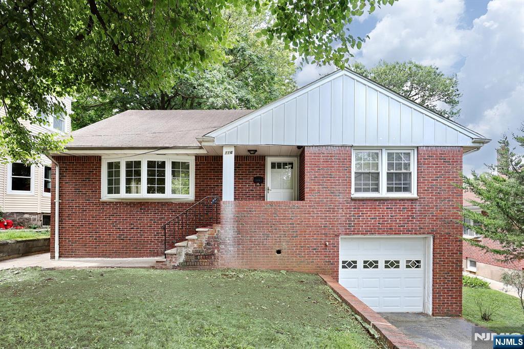 Homes for sale in Leonia, NJ | 116 Christie St, Leonia, NJ 07605 | MLS# 25016640