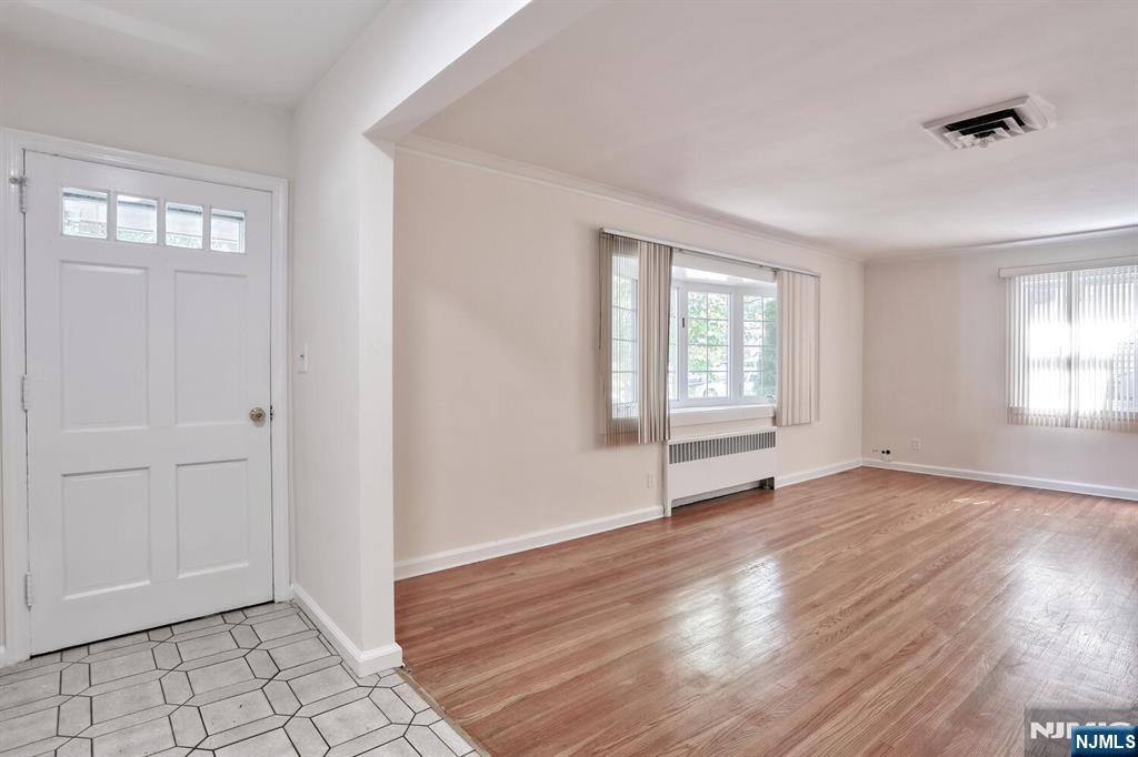 Homes for sale in Leonia, NJ | 116 Christie St, Leonia, NJ 07605 | MLS# 25016640