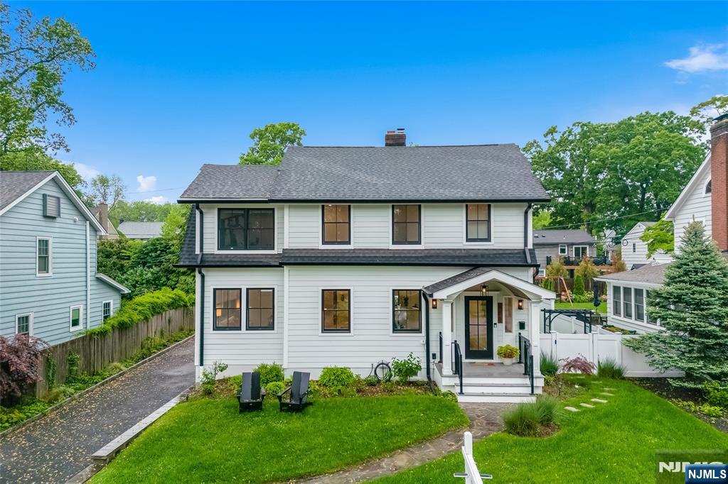 $1,599,000 Contemporary