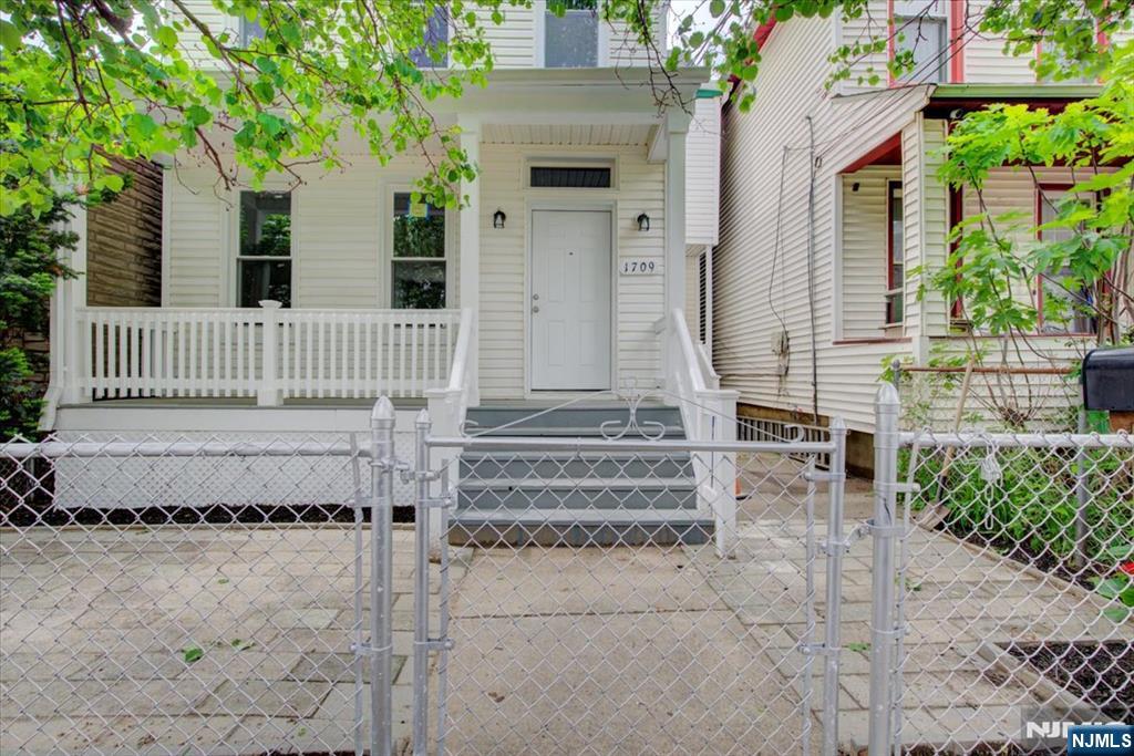 Homes for sale in North Bergen, NJ | 1709 48Th St, North Bergen, NJ 07047 | MLS# 25016696