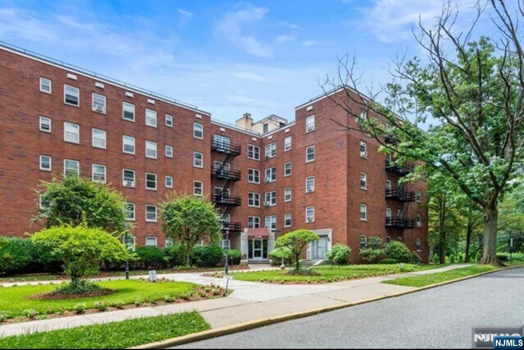 $419,000 Condo