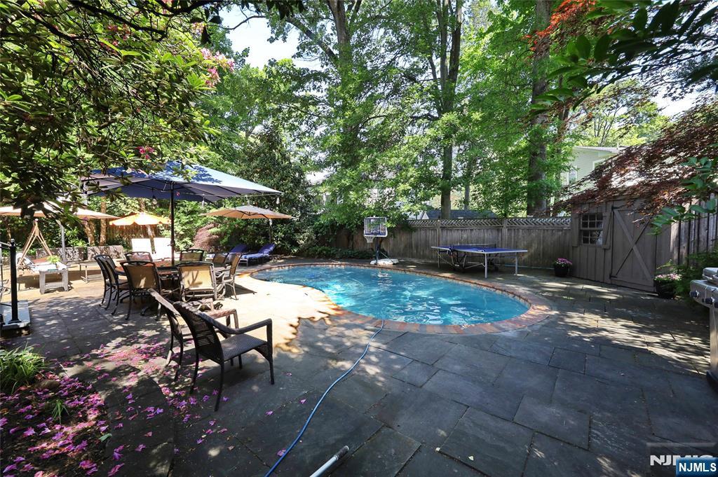 $1,650,000 Colonial