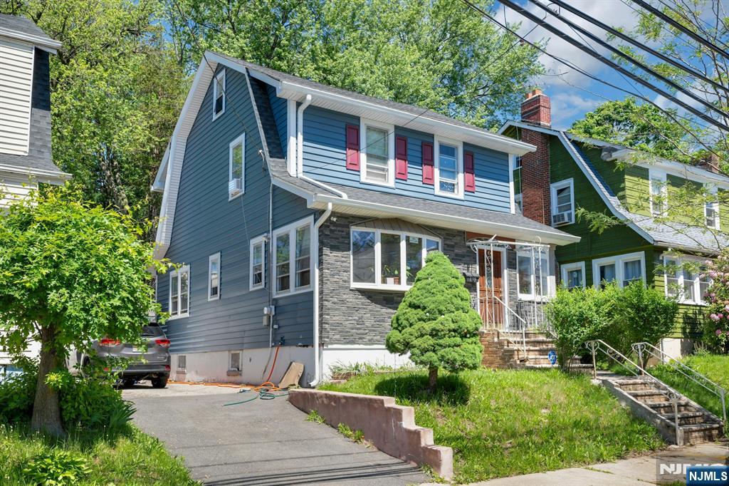 $439,000 Colonial