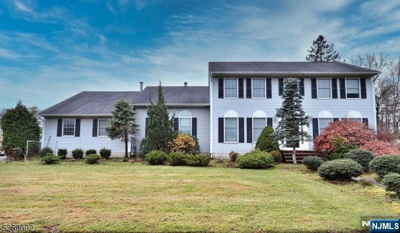 $849,000 Colonial