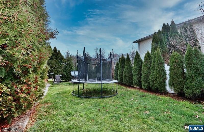 Homes for sale in Fairfield, NJ | 8 Winfield Ct, Fairfield, NJ 07004 | MLS# 25017250