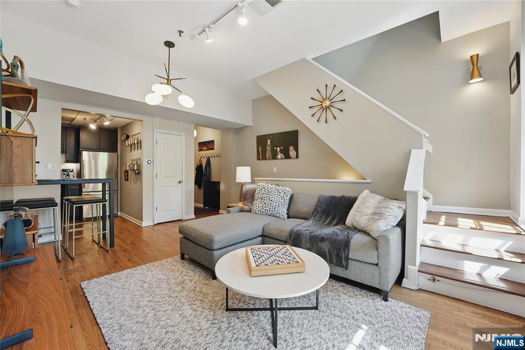 $700,000 Condo