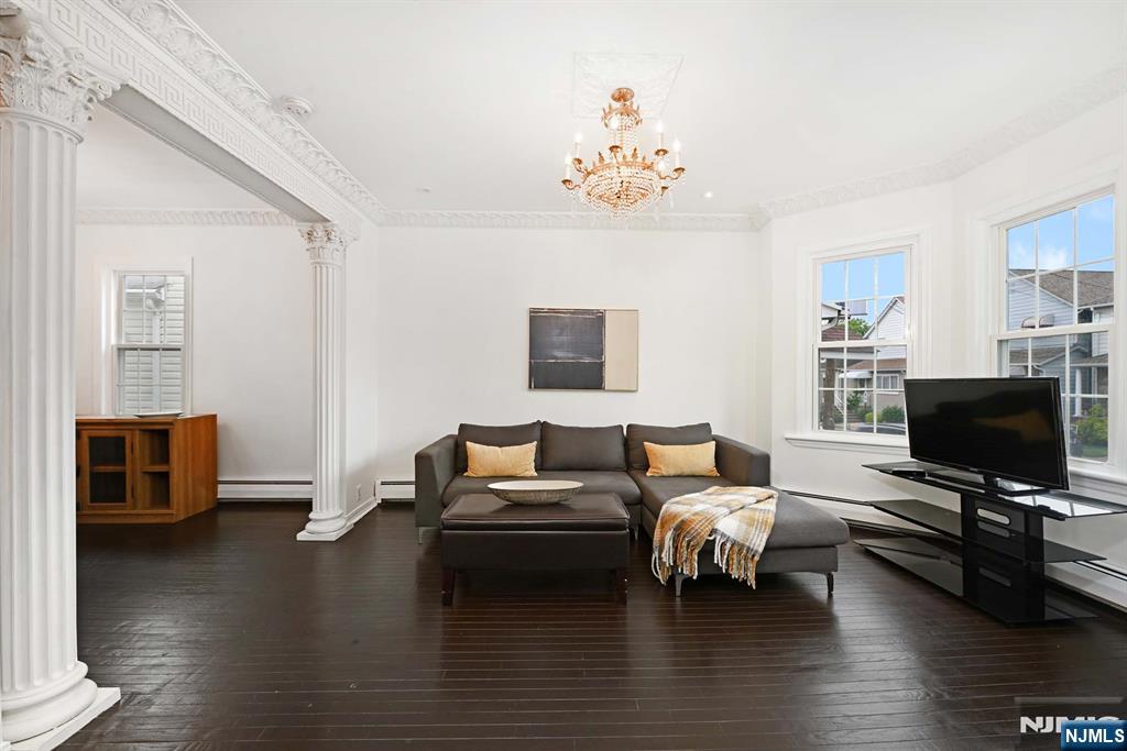 $749,999 Colonial