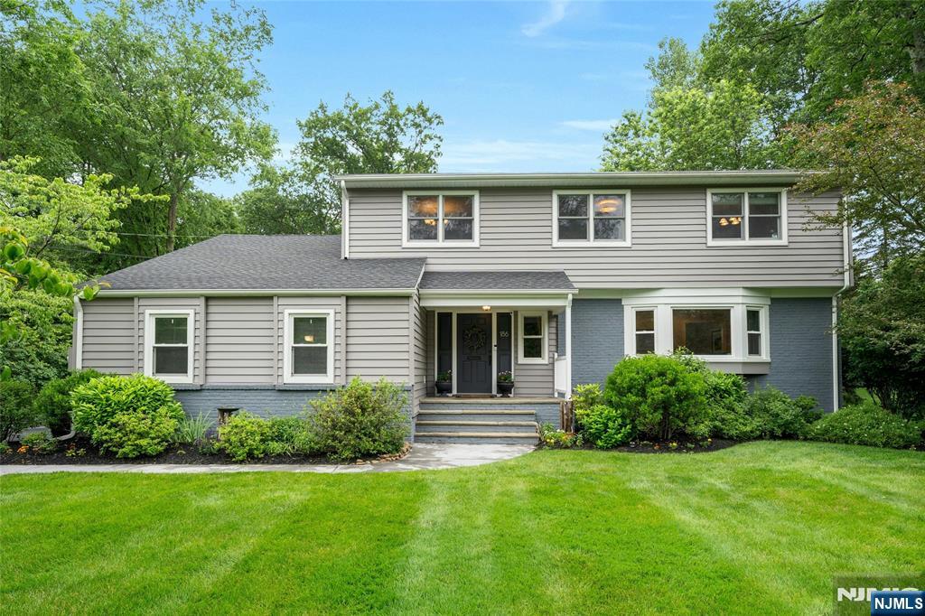 $1,199,000 Colonial