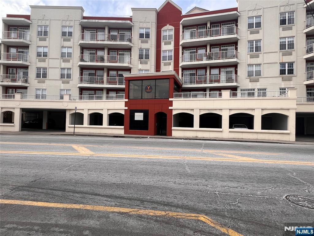 Homes for sale in Edgewater, NJ | 1100 River Rd #206, Edgewater, NJ 07020 | MLS# 25017577