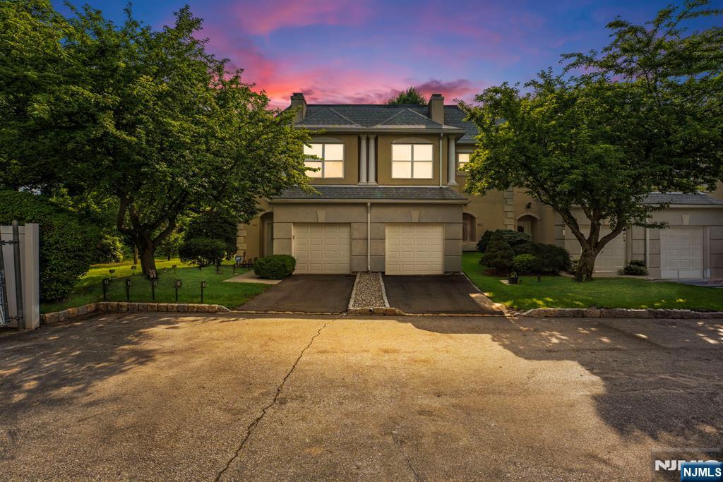$549,000 Townhouse