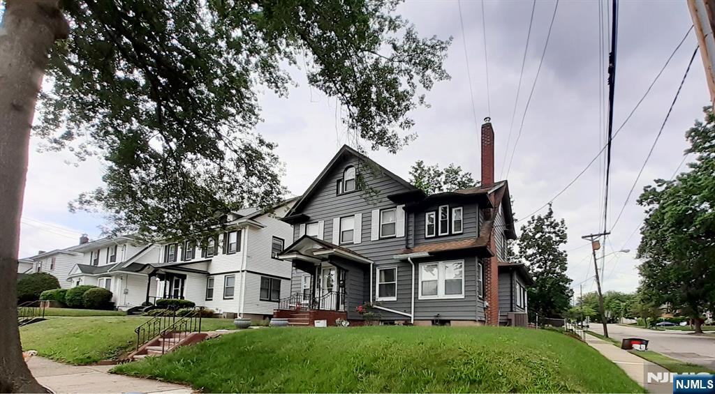 $749,999 Colonial