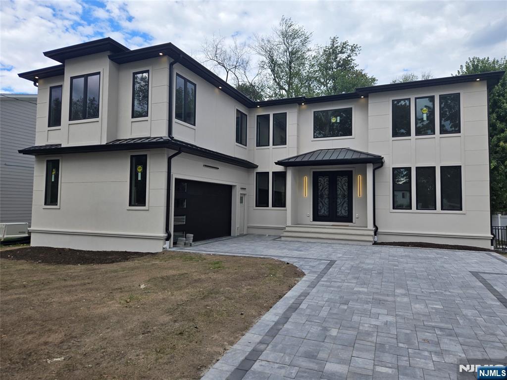 $2,350,000 Colonial