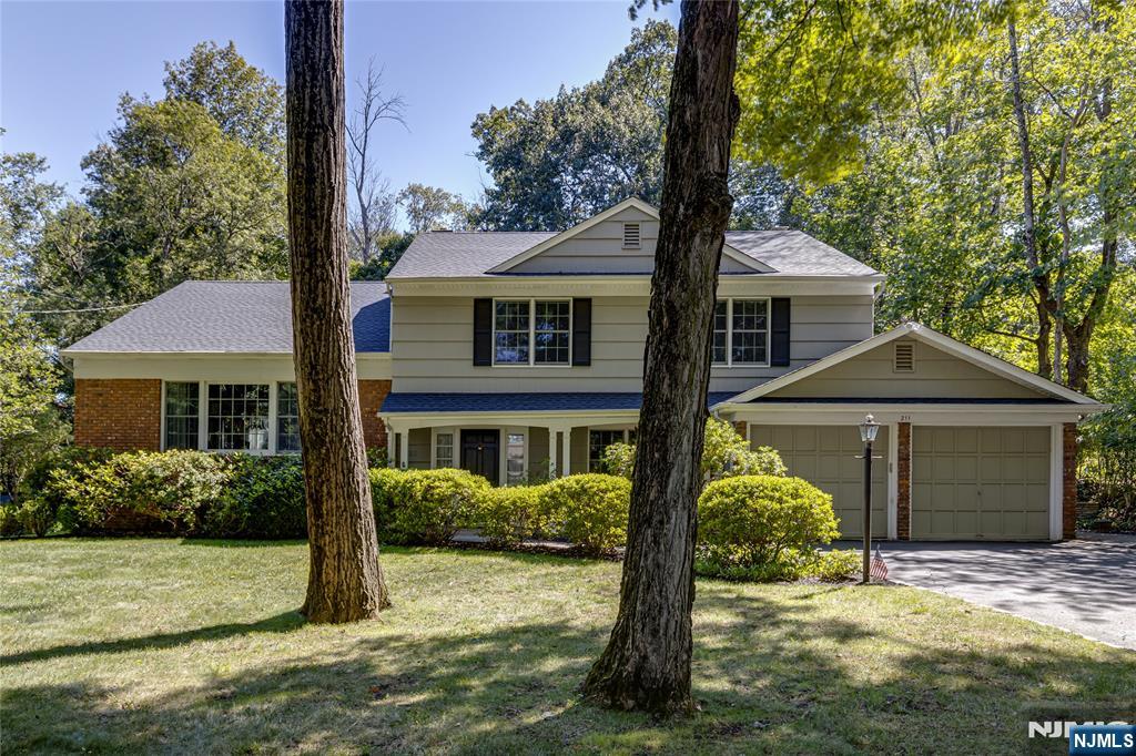 Homes for sale in Berkeley Heights, NJ | 211 Lorraine, Berkeley Heights, NJ 07922 | MLS# 25017672