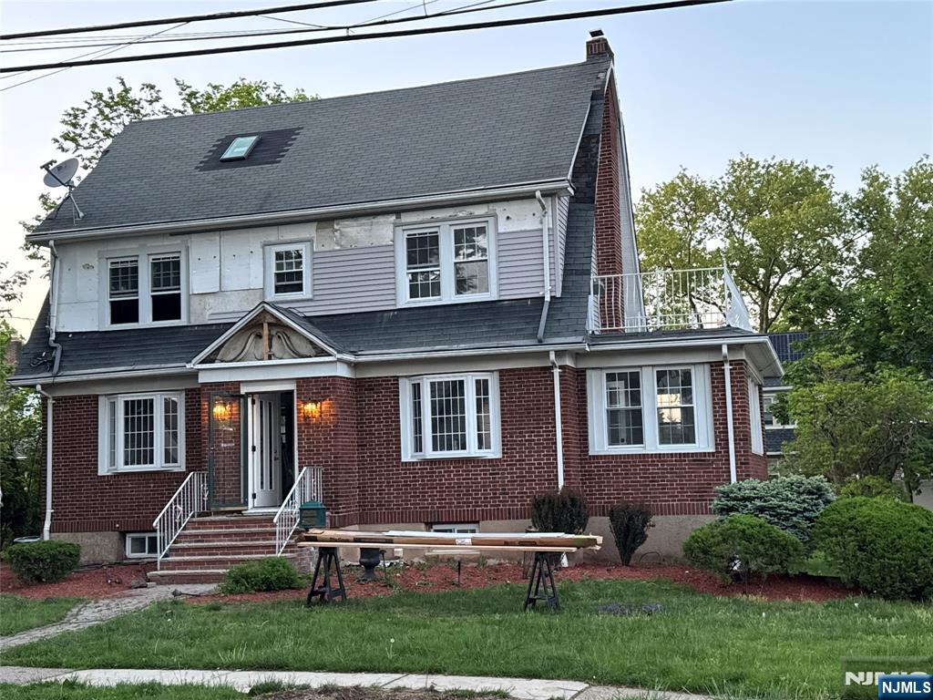 $799,000 Colonial