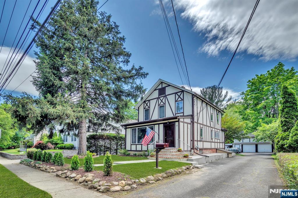 Homes for sale in Allendale, NJ | 77 Myrtle Ave, Allendale, NJ 07401 | MLS# 25017710