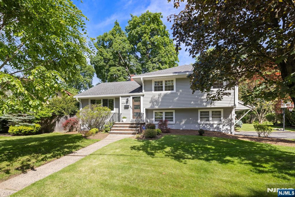 $998,000 Split Level
