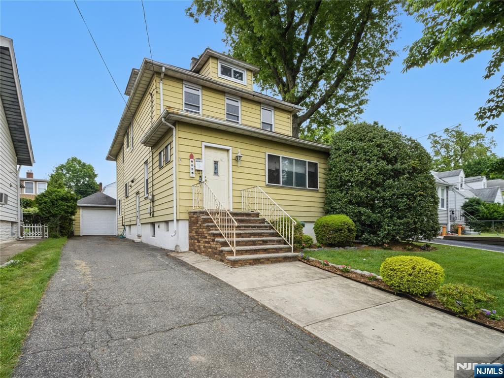 Homes for sale in Ridgefield, NJ | 685 Maple Ave, Ridgefield, NJ 07657 | MLS# 25017777