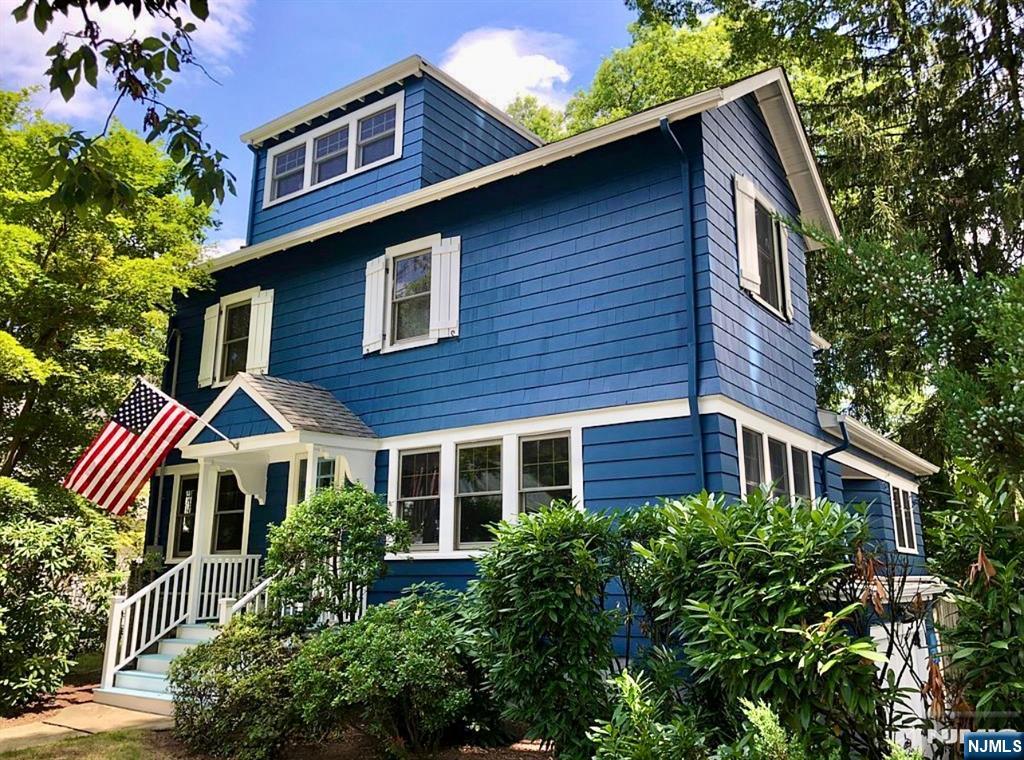 $789,000 Colonial