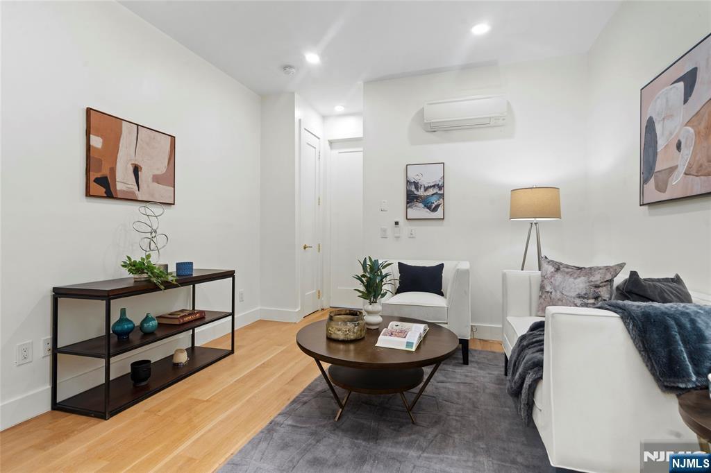 $499,000 Condo