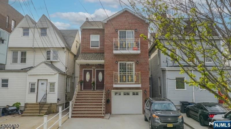 $935,000 Contemporary