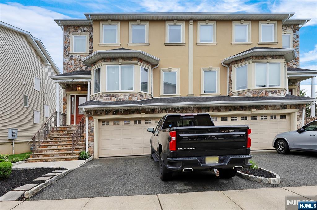 $1,195,000 Townhouse