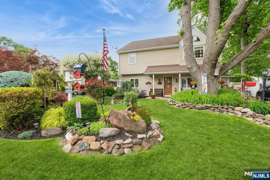 $899,000 Colonial