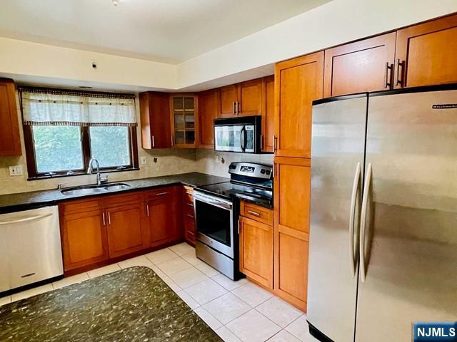PALISADES PARK Properties