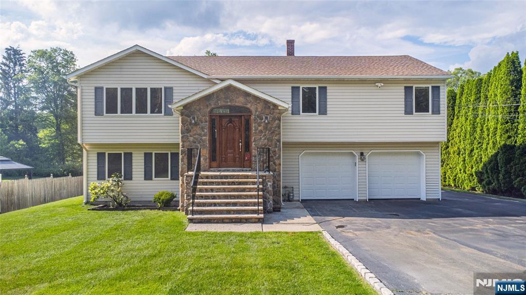 Homes for sale in Montville Township, NJ | 36 Bellows Ln, Montville Township, NJ 07082 | MLS# 25018017