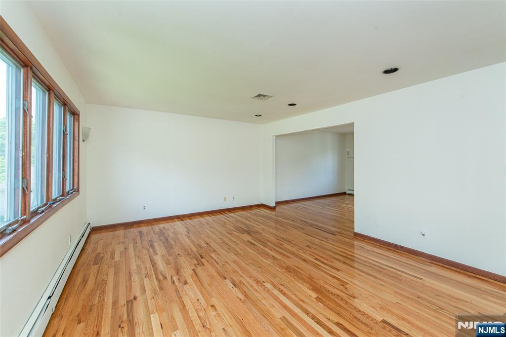 Homes for sale in Montville Township, NJ | 36 Bellows Ln, Montville Township, NJ 07082 | MLS# 25018017