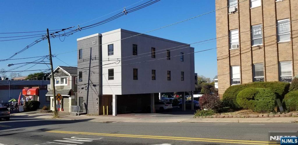 LEONIA Properties