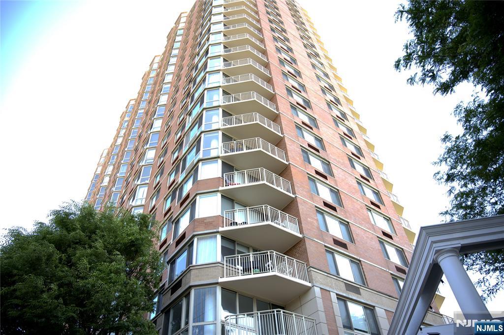 $850,000 Condo