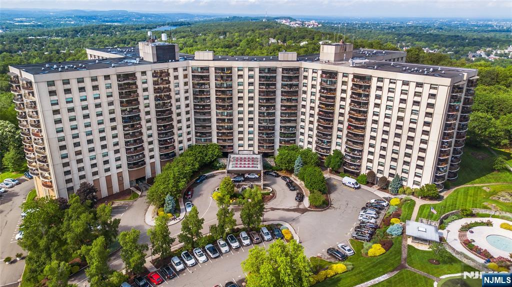 Homes for sale in Verona, NJ | 2 Claridge Dr #9NE, Verona, NJ 07044 | MLS# 25018158