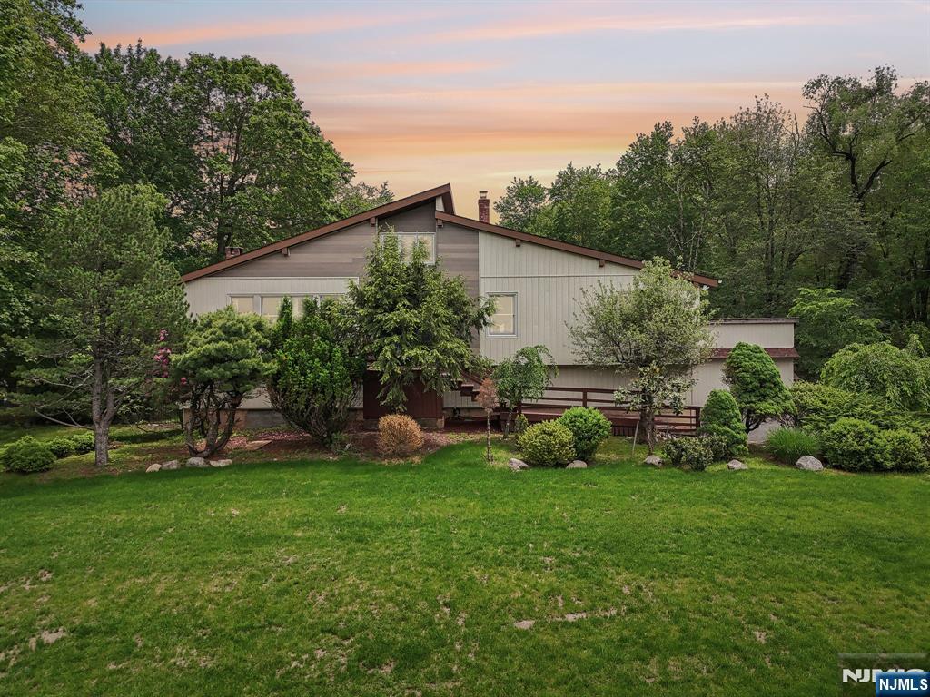UPPER SADDLE RIVER Properties