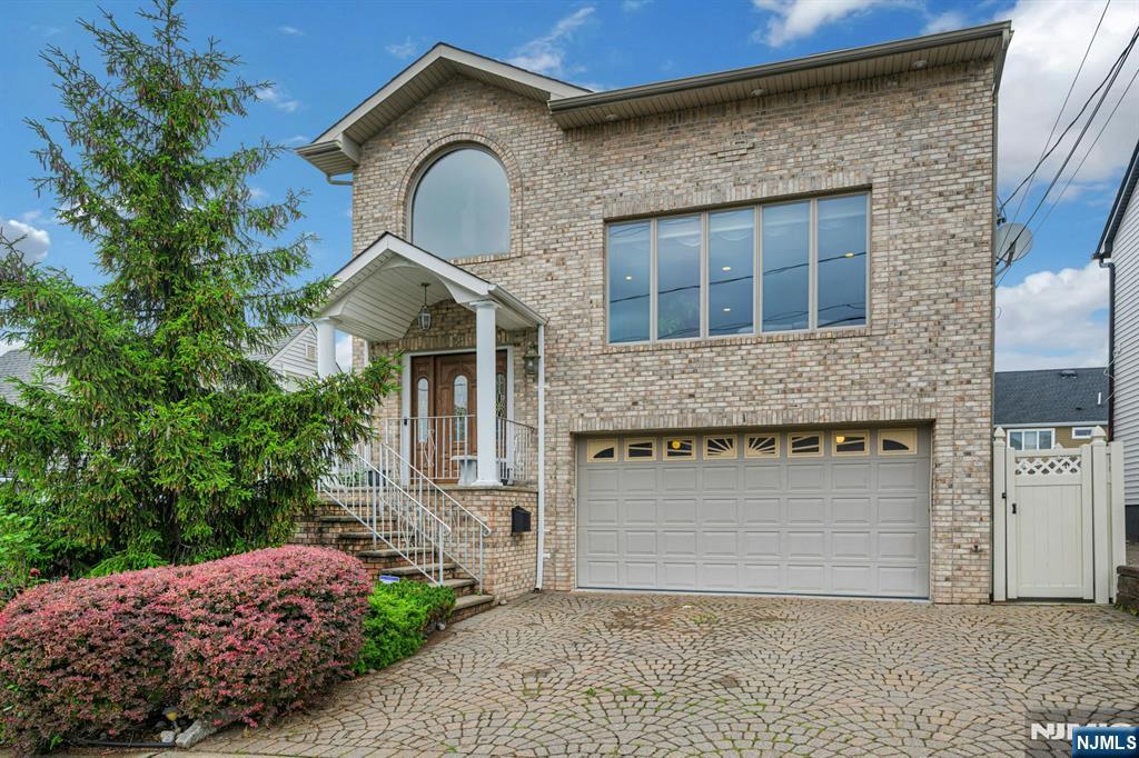 LYNDHURST Properties