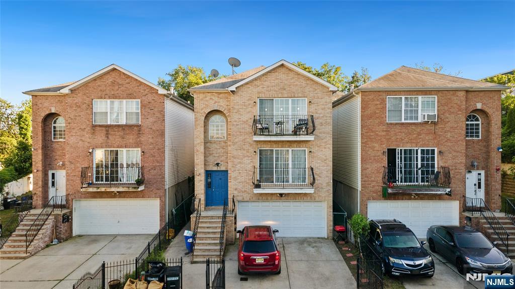 14 Seabury Court Newark NJ 07104 Pending