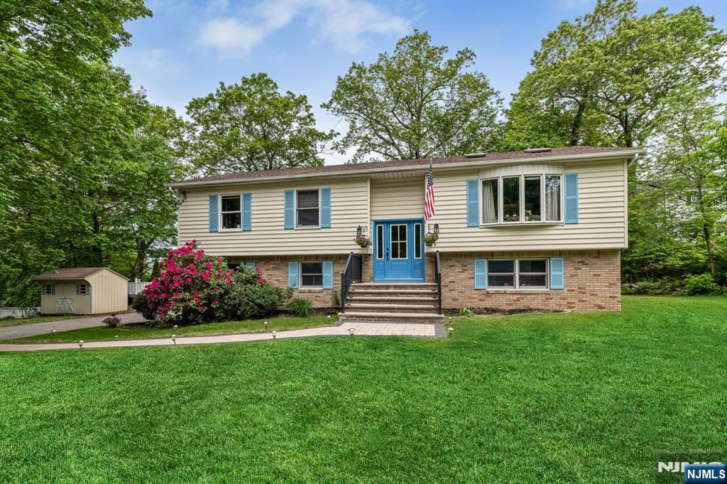 Homes for sale in West Milford, NJ | 147 Papscoe Rd, West Milford, NJ 07421 | MLS# 25018399