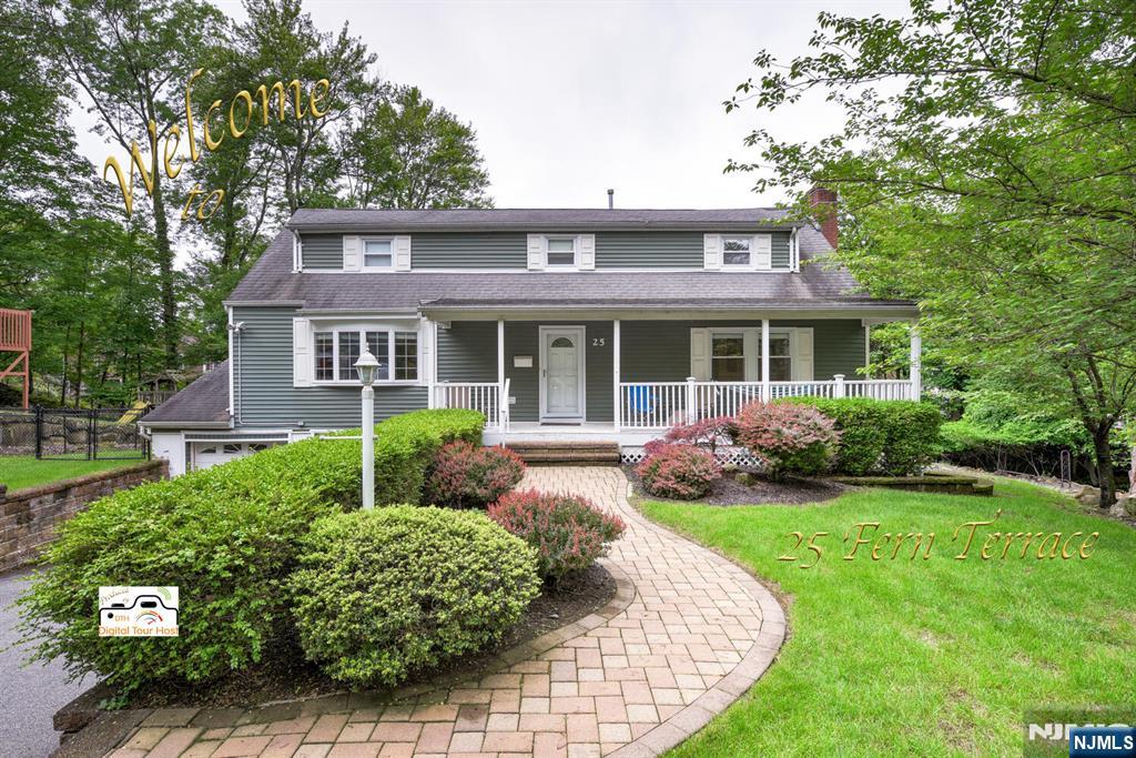 $899,000 Colonial