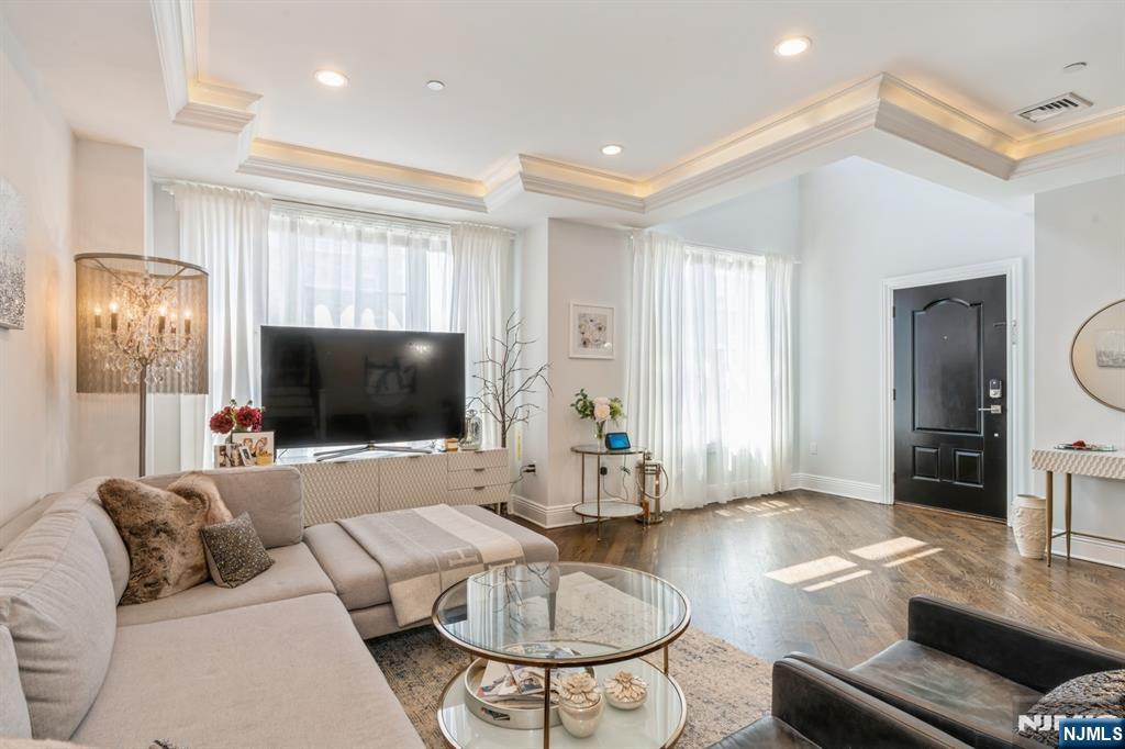 $1,145,000 Townhouse