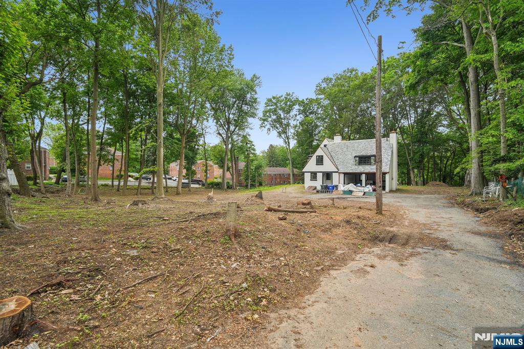 listing main picture