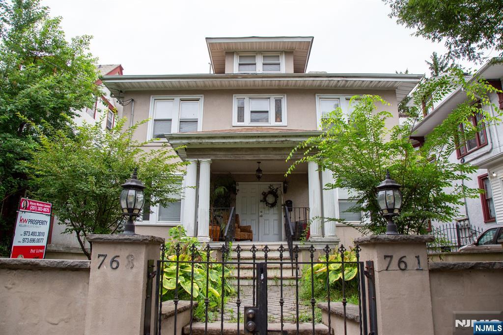 $399,000 Colonial