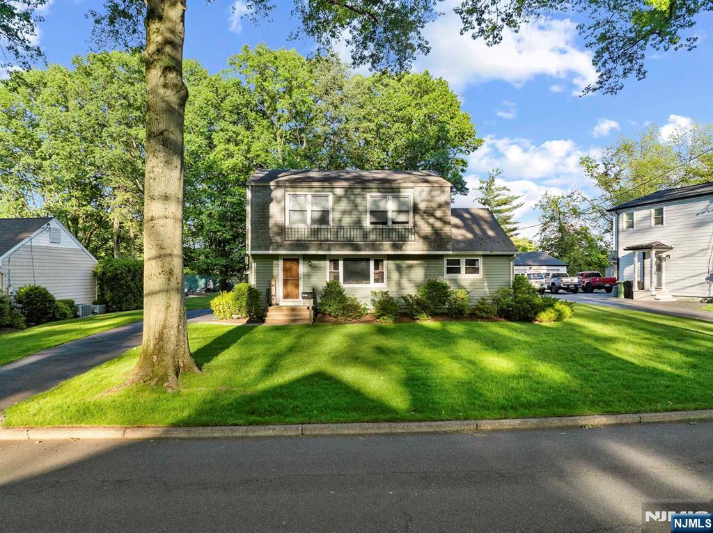 $799,000 Colonial
